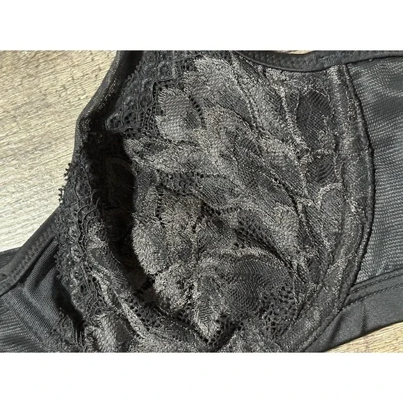 NWOT Bali 34C Black Lace Unlined Underwire Bra Style - Picture 2 of 5
